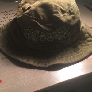 Green Roxy canvas hat